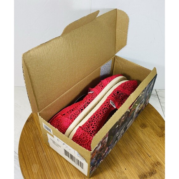 Toms Fushia Crochet Women Size 6 New - Picture 7 of 7